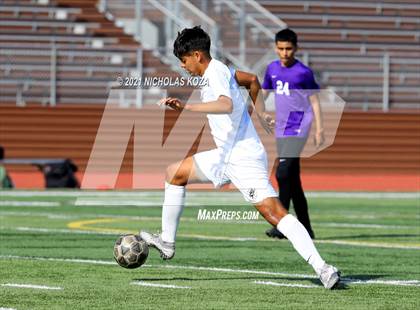 Thumbnail 2 in Warren vs. Lynwood photogallery.