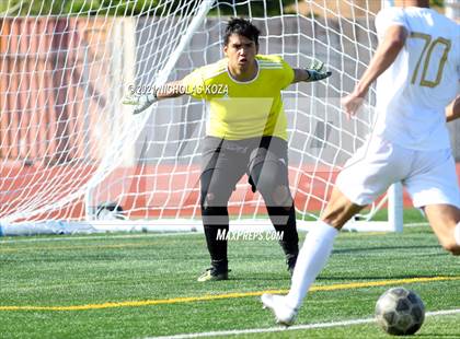 Thumbnail 3 in Warren vs. Lynwood photogallery.