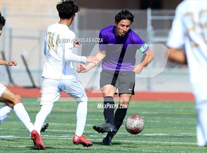Thumbnail 1 in Warren vs. Lynwood photogallery.