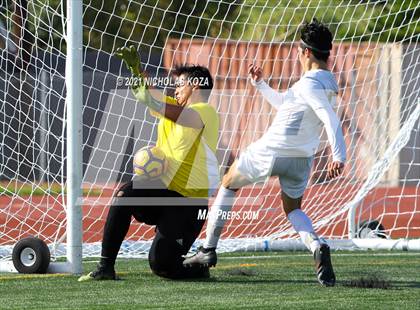 Thumbnail 3 in Warren vs. Lynwood photogallery.