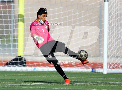 Thumbnail 3 in Warren vs. Lynwood photogallery.