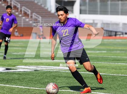 Thumbnail 3 in Warren vs. Lynwood photogallery.