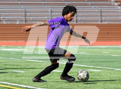 Thumbnail 1 in Warren vs. Lynwood photogallery.