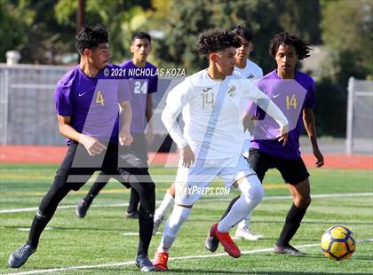 Thumbnail 1 in Warren vs. Lynwood photogallery.