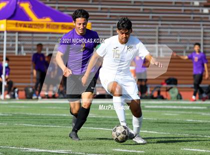 Thumbnail 3 in Warren vs. Lynwood photogallery.