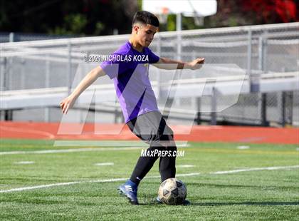 Thumbnail 2 in Warren vs. Lynwood photogallery.