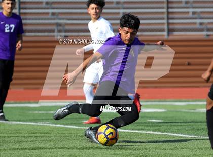 Thumbnail 1 in Warren vs. Lynwood photogallery.