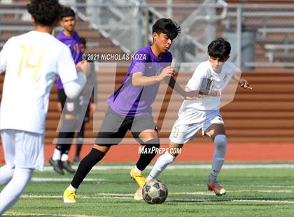 Thumbnail 2 in Warren vs. Lynwood photogallery.