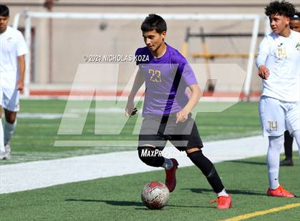 Thumbnail 3 in Warren vs. Lynwood photogallery.