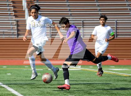 Thumbnail 3 in Warren vs. Lynwood photogallery.
