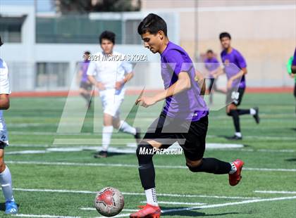 Thumbnail 2 in Warren vs. Lynwood photogallery.