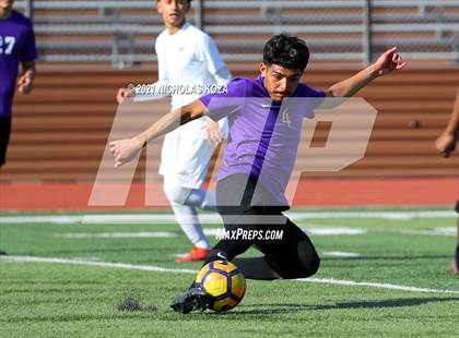 Thumbnail 2 in Warren vs. Lynwood photogallery.