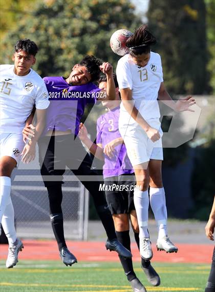Thumbnail 1 in Warren vs. Lynwood photogallery.