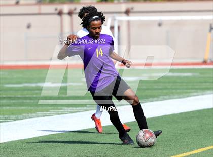 Thumbnail 3 in Warren vs. Lynwood photogallery.