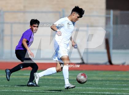 Thumbnail 3 in Warren vs. Lynwood photogallery.