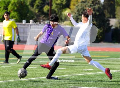 Thumbnail 1 in Warren vs. Lynwood photogallery.