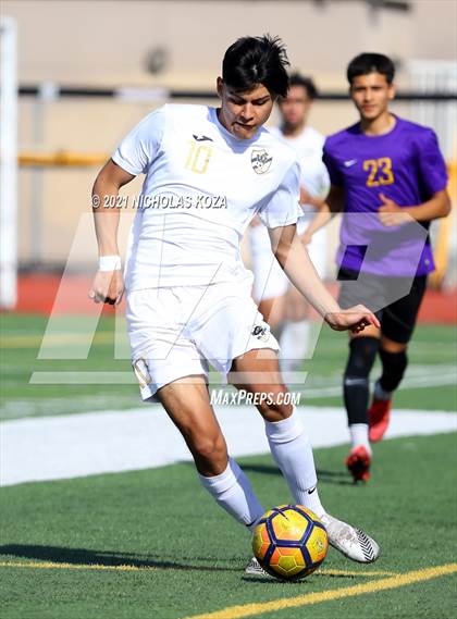 Thumbnail 1 in Warren vs. Lynwood photogallery.