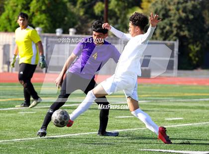 Thumbnail 2 in Warren vs. Lynwood photogallery.