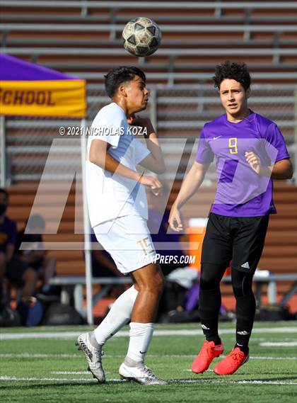 Thumbnail 3 in Warren vs. Lynwood photogallery.