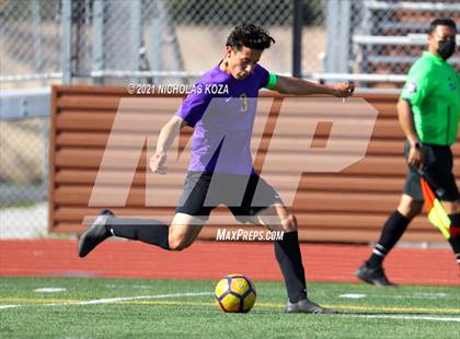 Thumbnail 3 in Warren vs. Lynwood photogallery.