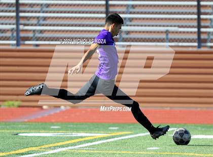 Thumbnail 3 in Warren vs. Lynwood photogallery.