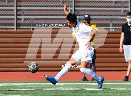 Thumbnail 1 in Warren vs. Lynwood photogallery.
