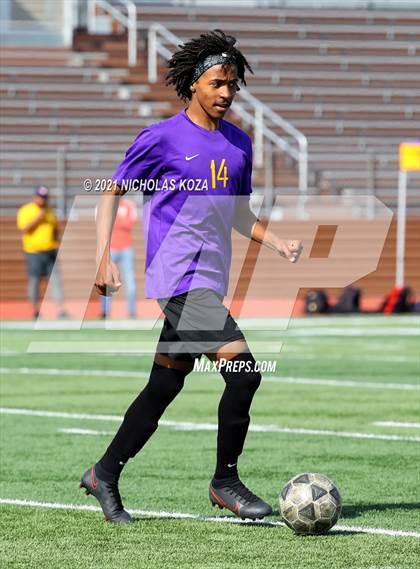 Thumbnail 1 in Warren vs. Lynwood photogallery.