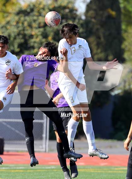 Thumbnail 2 in Warren vs. Lynwood photogallery.