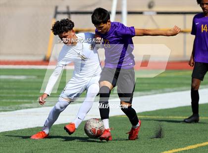 Thumbnail 2 in Warren vs. Lynwood photogallery.
