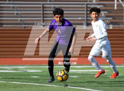Thumbnail 3 in Warren vs. Lynwood photogallery.