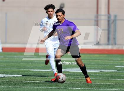 Thumbnail 2 in Warren vs. Lynwood photogallery.