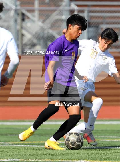 Thumbnail 2 in Warren vs. Lynwood photogallery.