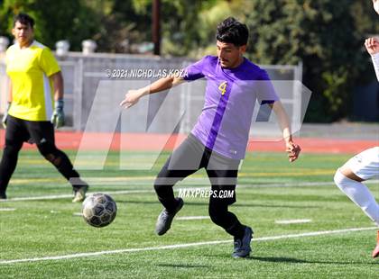 Thumbnail 2 in Warren vs. Lynwood photogallery.