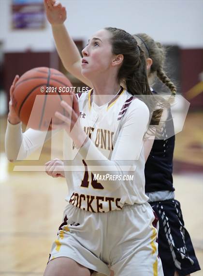 Thumbnail 2 in Wellington School vs Berne Union (OHSAA D4 Sectional Playoff) photogallery.