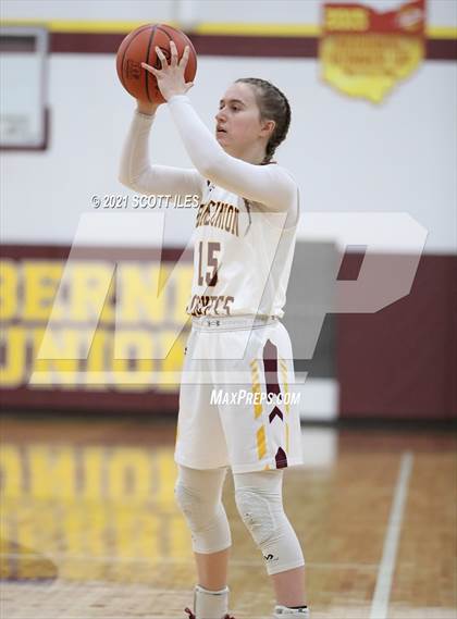 Thumbnail 3 in Wellington School vs Berne Union (OHSAA D4 Sectional Playoff) photogallery.