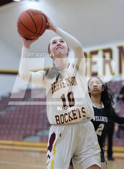 Thumbnail 2 in Wellington School vs Berne Union (OHSAA D4 Sectional Playoff) photogallery.