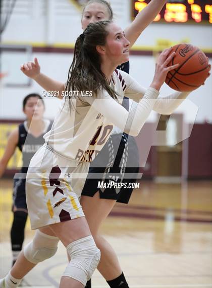 Thumbnail 2 in Wellington School vs Berne Union (OHSAA D4 Sectional Playoff) photogallery.
