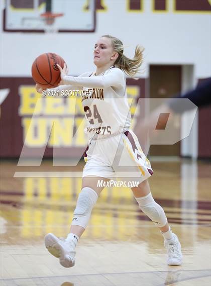 Thumbnail 1 in Wellington School vs Berne Union (OHSAA D4 Sectional Playoff) photogallery.