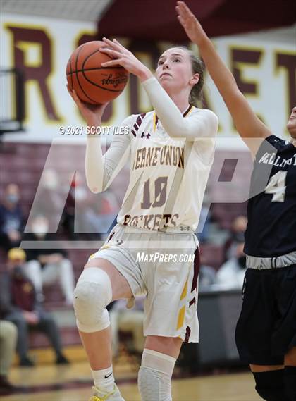 Thumbnail 3 in Wellington School vs Berne Union (OHSAA D4 Sectional Playoff) photogallery.
