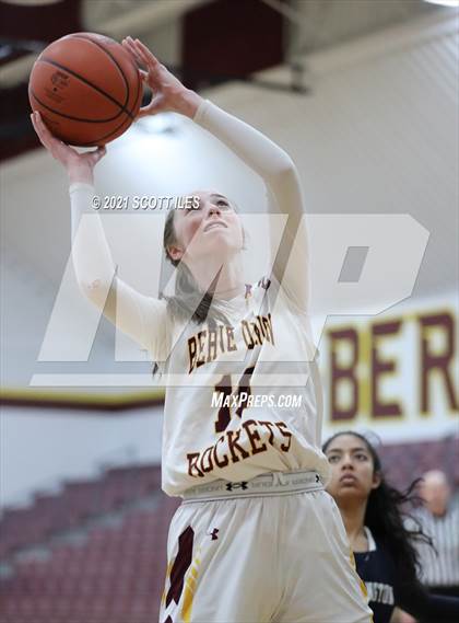 Thumbnail 3 in Wellington School vs Berne Union (OHSAA D4 Sectional Playoff) photogallery.