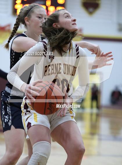 Thumbnail 3 in Wellington School vs Berne Union (OHSAA D4 Sectional Playoff) photogallery.