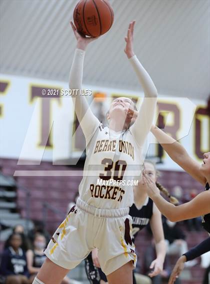 Thumbnail 1 in Wellington School vs Berne Union (OHSAA D4 Sectional Playoff) photogallery.
