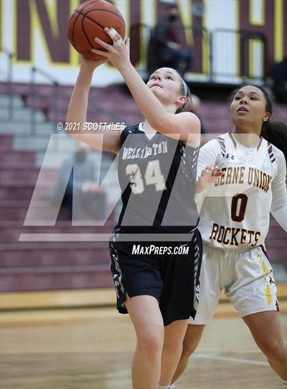 Thumbnail 2 in Wellington School vs Berne Union (OHSAA D4 Sectional Playoff) photogallery.