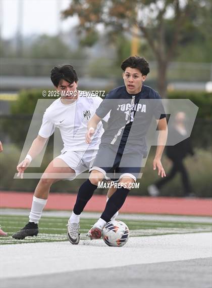 Thumbnail 1 in Laguna Beach vs. Yucaipa (CIF-SS Division 4 Final) photogallery.