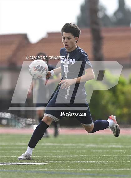 Thumbnail 2 in Laguna Beach vs. Yucaipa (CIF-SS Division 4 Final) photogallery.