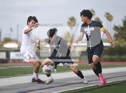 Thumbnail 1 in Laguna Beach vs. Yucaipa (CIF-SS Division 4 Final) photogallery.