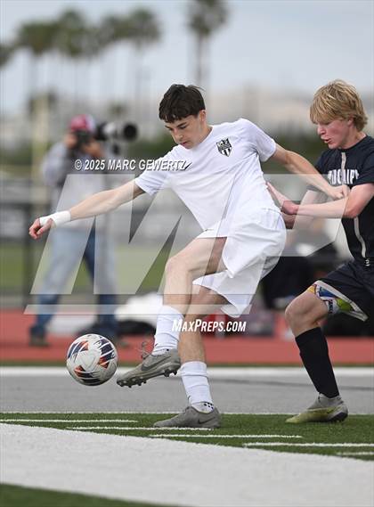 Thumbnail 1 in Laguna Beach vs. Yucaipa (CIF-SS Division 4 Final) photogallery.