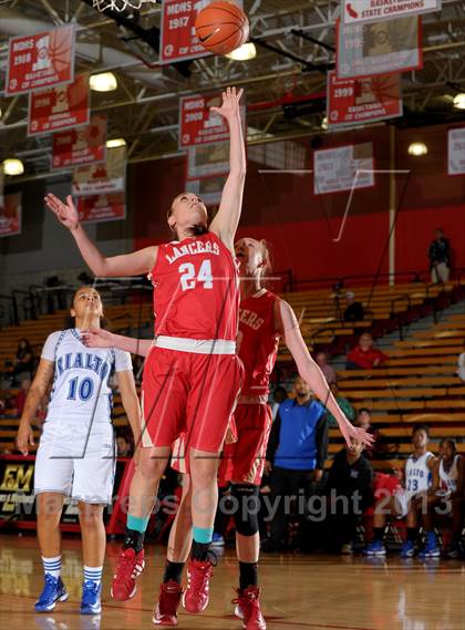 Thumbnail 3 in Orange Lutheran vs. Rialto (Nike Extravaganza) photogallery.