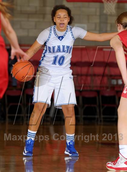 Thumbnail 2 in Orange Lutheran vs. Rialto (Nike Extravaganza) photogallery.
