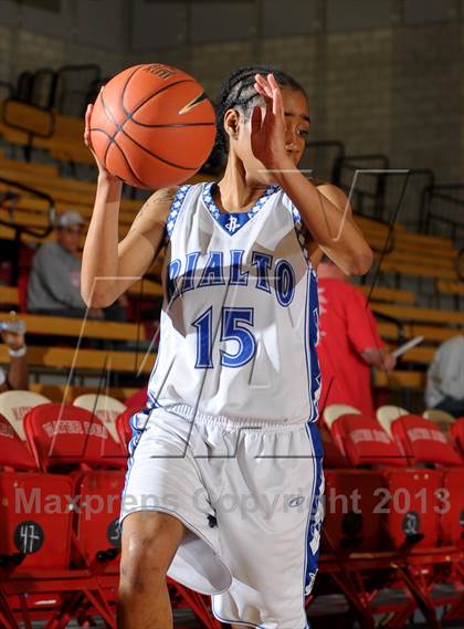 Thumbnail 2 in Orange Lutheran vs. Rialto (Nike Extravaganza) photogallery.